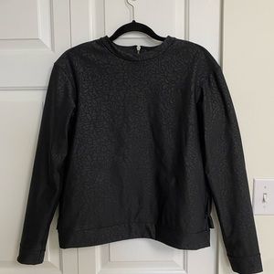 Lululemon pullover size 6 blk